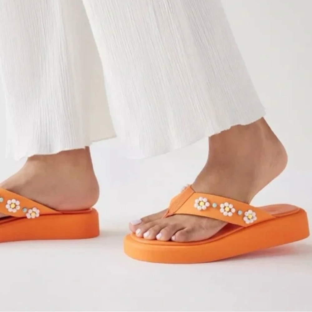New Urban Outfitters Size 7 Orange Beaded Embellished Sandals/Flip Flops - Picture 9 of 9